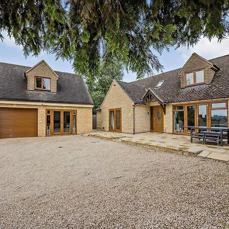 Beautiful 4-5 Bedroom Village House With Rural Views Salford  المظهر الخارجي الصورة