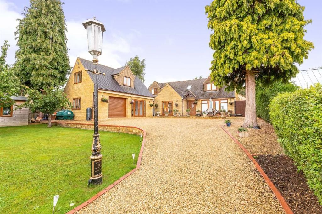 Beautiful 4-5 Bedroom Village House With Rural Views Salford  المظهر الخارجي الصورة