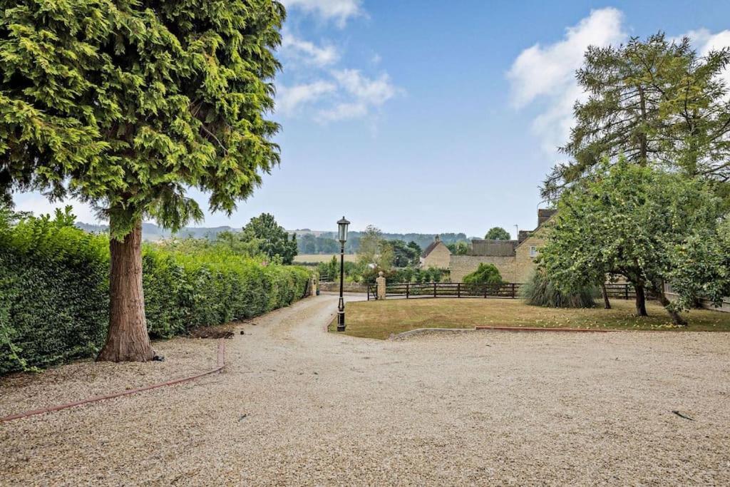Beautiful 4-5 Bedroom Village House With Rural Views Salford  المظهر الخارجي الصورة