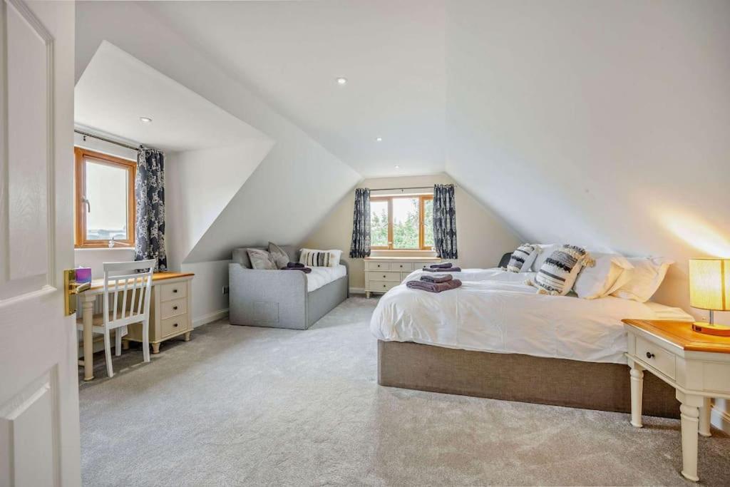 Beautiful 4-5 Bedroom Village House With Rural Views Salford  المظهر الخارجي الصورة