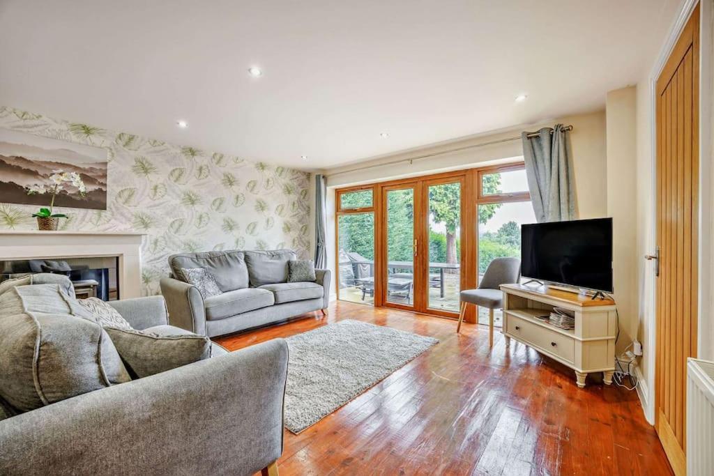 Beautiful 4-5 Bedroom Village House With Rural Views Salford  المظهر الخارجي الصورة