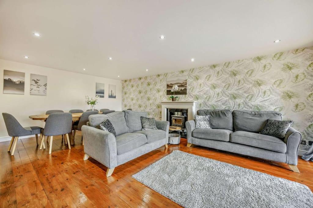 Beautiful 4-5 Bedroom Village House With Rural Views Salford  المظهر الخارجي الصورة