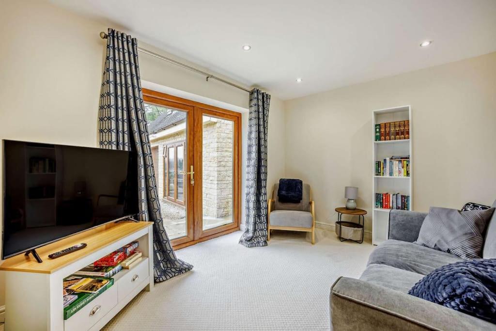 Beautiful 4-5 Bedroom Village House With Rural Views Salford  المظهر الخارجي الصورة