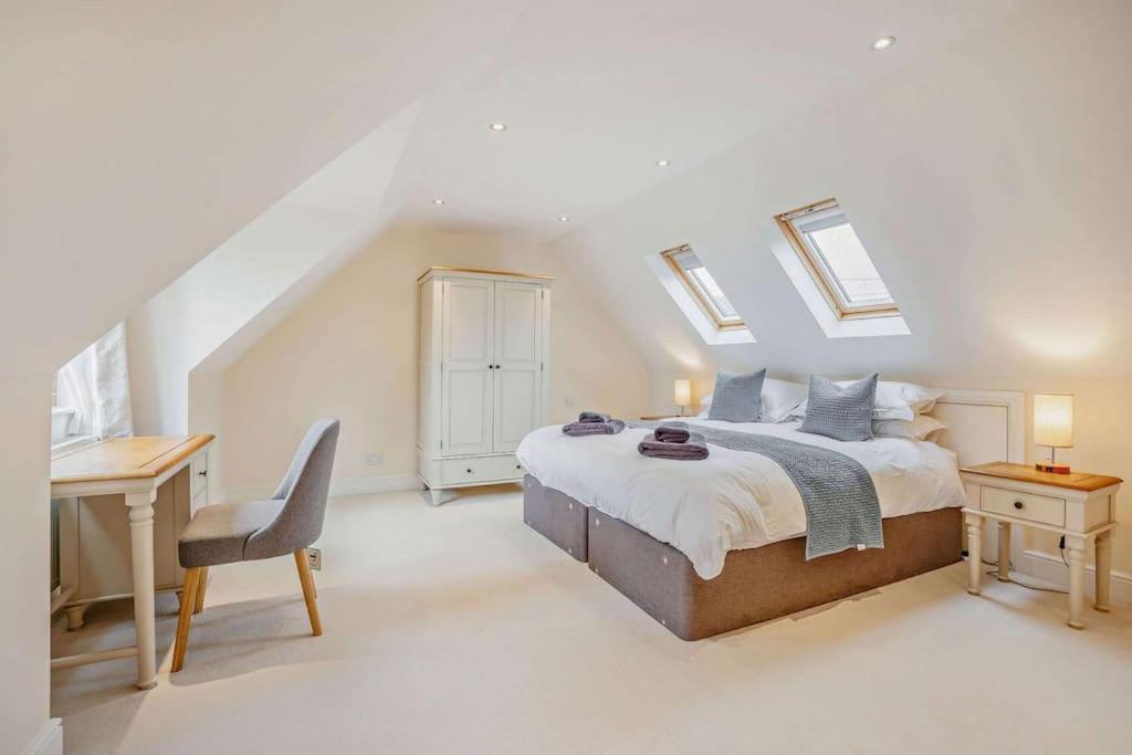 Beautiful 4-5 Bedroom Village House With Rural Views Salford  المظهر الخارجي الصورة