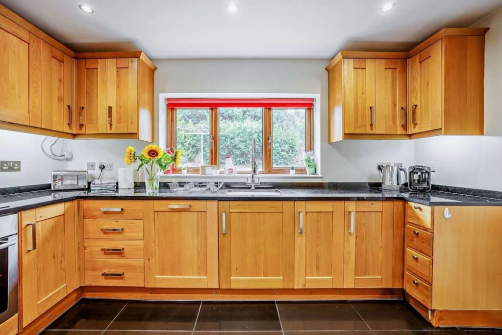 Beautiful 4-5 Bedroom Village House With Rural Views Salford  المظهر الخارجي الصورة