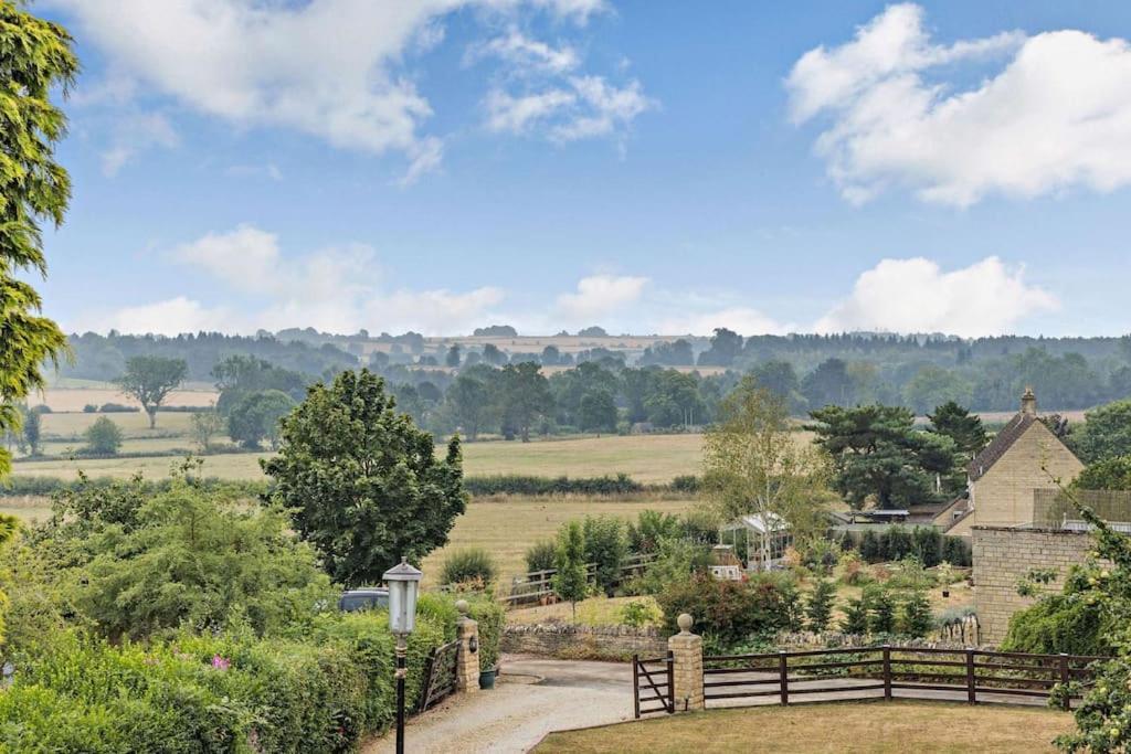 Beautiful 4-5 Bedroom Village House With Rural Views Salford  المظهر الخارجي الصورة