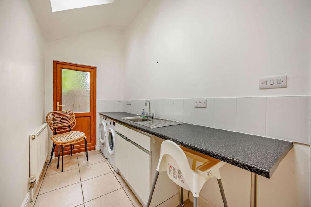 Beautiful 4-5 Bedroom Village House With Rural Views Salford  المظهر الخارجي الصورة